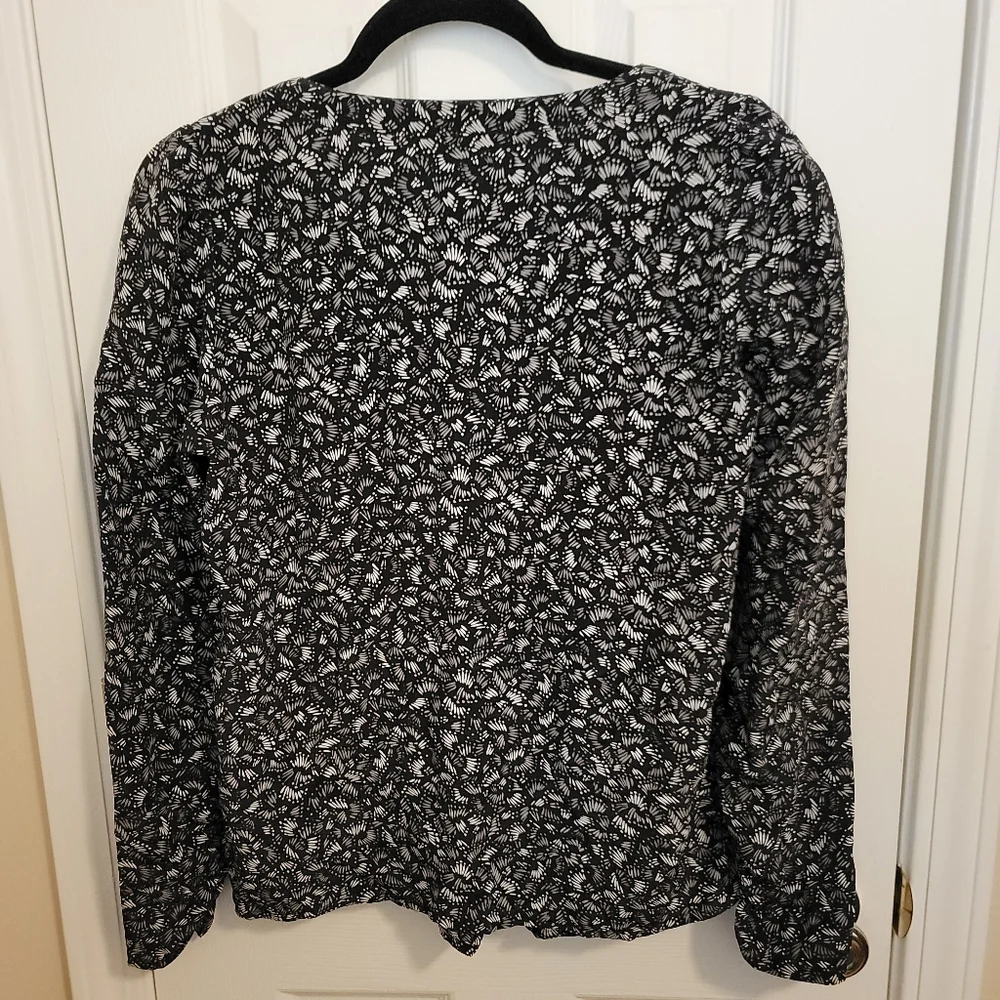 Gerard Darel Black, Gray, White Print Silk Long Sleeve Blouse Size 38 (US 6) - Picture 6 of 7